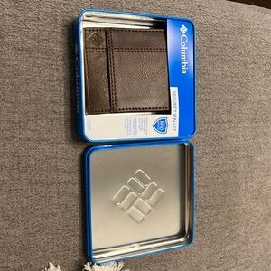 Men’s Columbia RFID-Blocking Extra-Capacity Slimfold Wallet
